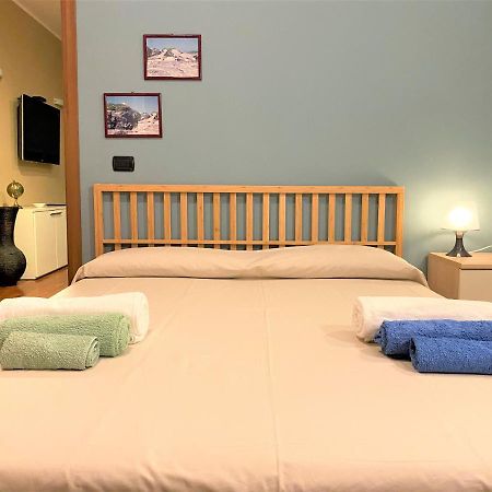 Casa Vacanze Eden 아치카스텔로 외부 사진