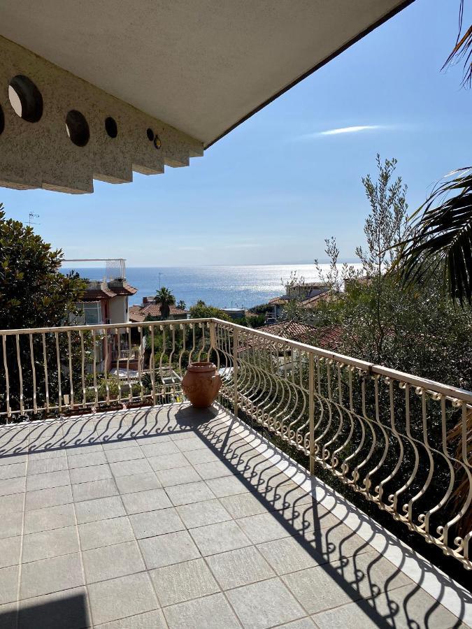 Casa Vacanze Eden 아치카스텔로 외부 사진