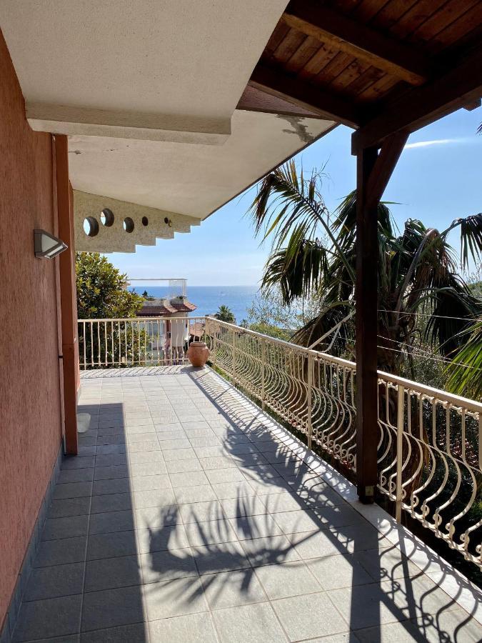 Casa Vacanze Eden 아치카스텔로 외부 사진